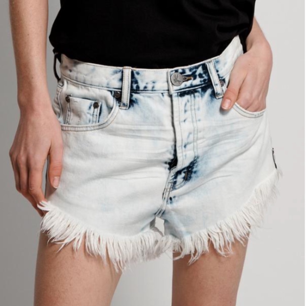 NWT One Teaspoon  Outlaws Shorts in Classic